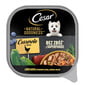 CESAR Nourriture humide complète pour chiens adultes avec du poulet, des courgettes, des baies et des herbes en sauce 100 g